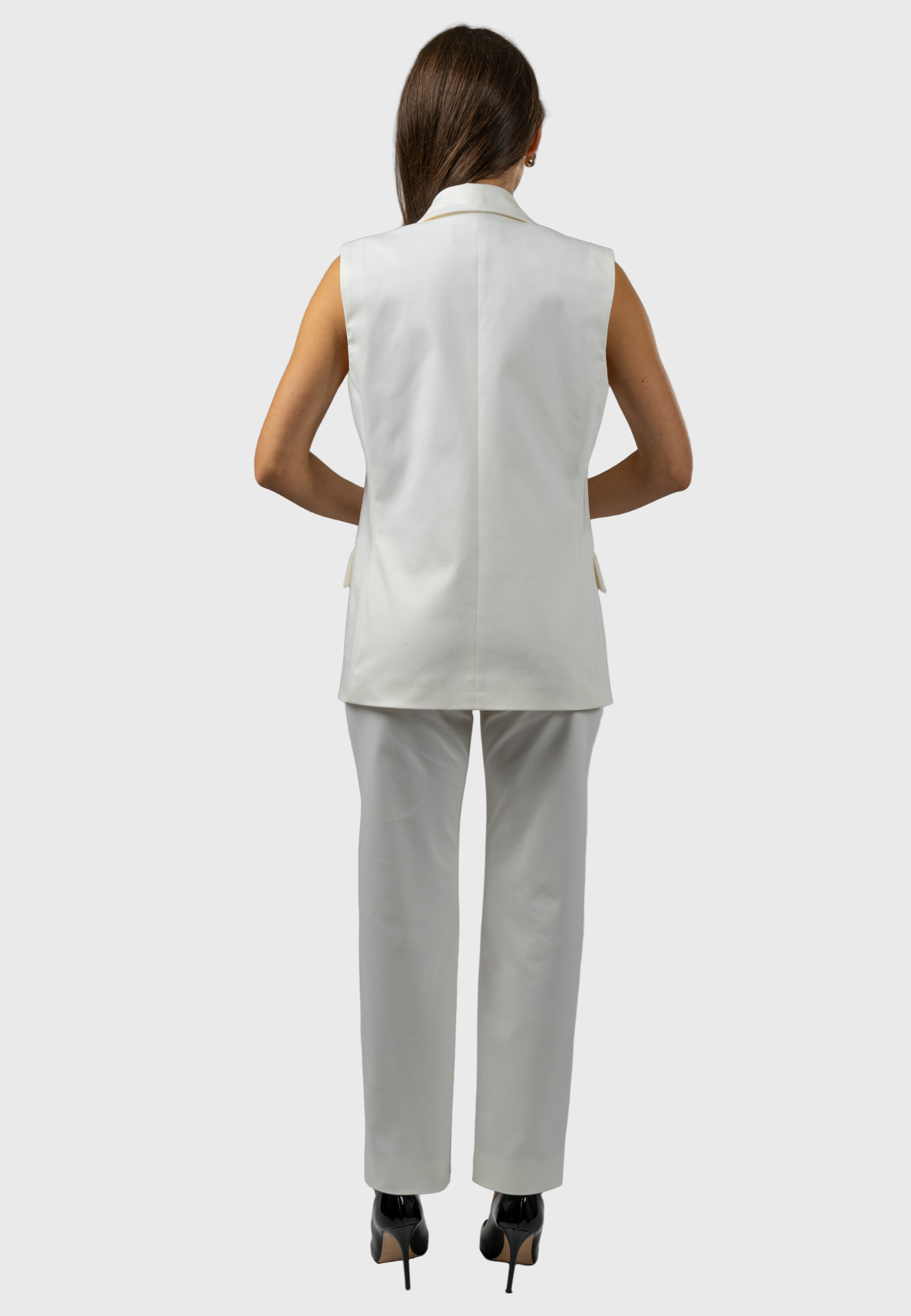 Italian designer clothing, Luxury fashion suits, Organic cotton clothing, Sleeveless blazer outfit, Made in Italy fashion,Double-breasted blazer women, Formal attire for women, white blazer, Tailored woman Italian suit