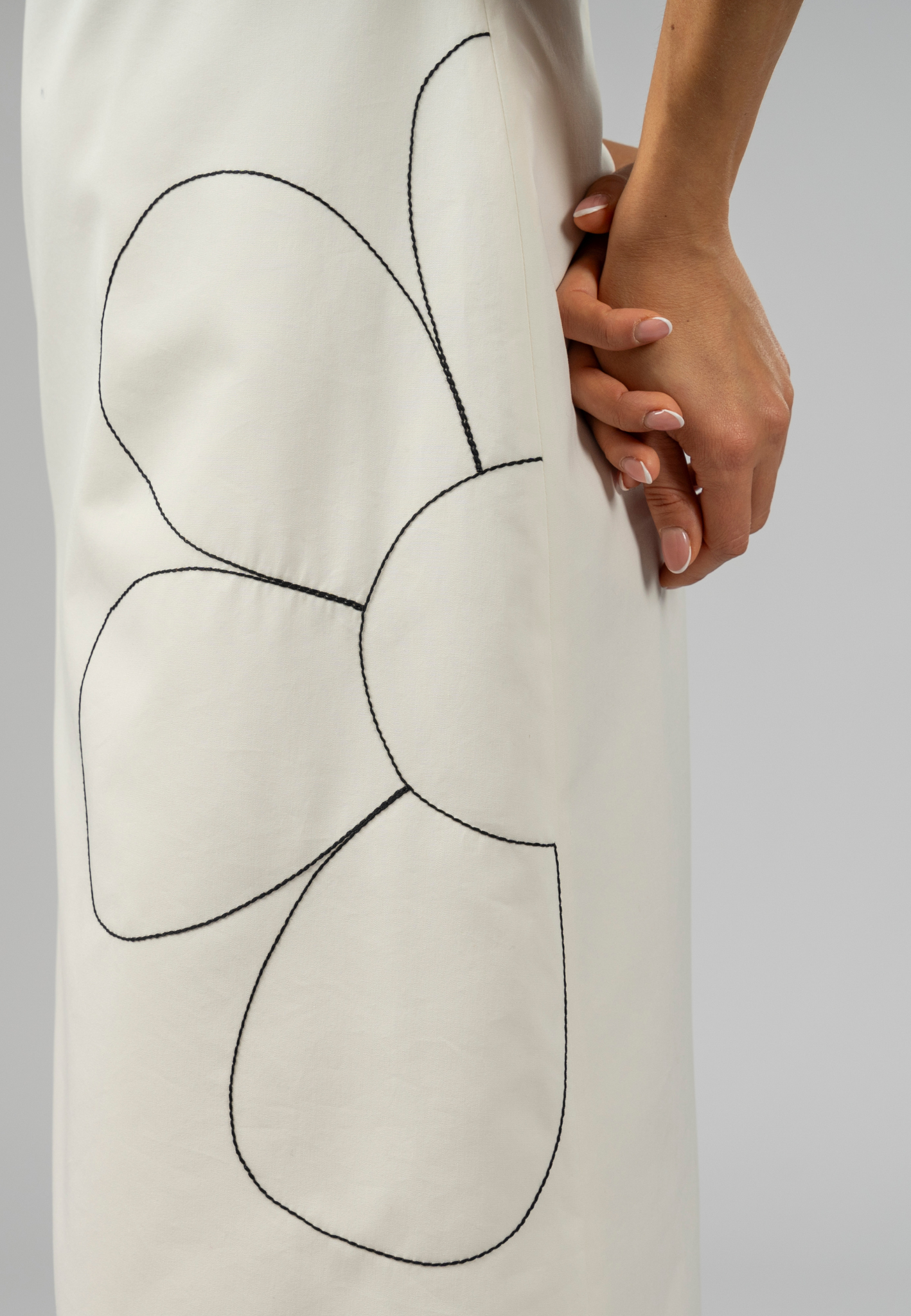 Black and White Dresses, Italian Cotton Dress, Elegant Women's Dresses, Professional Dresses for Women, Straight-line Dress, Summer Cotton Dress, Designer Cotton Dresses, Cocktail Dresses, breathable Fabric Dresses, Sophisticated Dresses for Events, Women's Round Neck Dresses