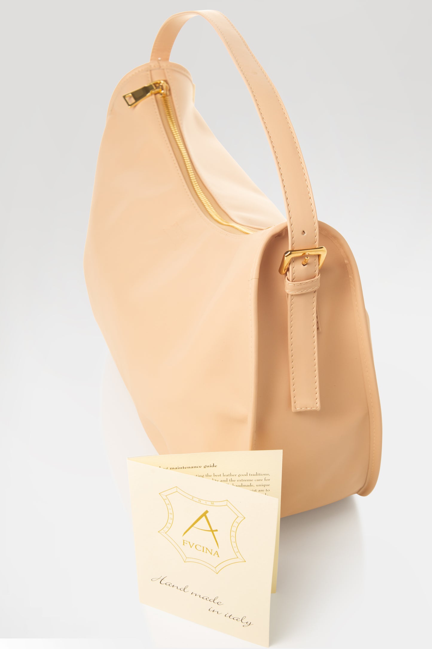 handmade leather handbags, italian leather handbags, premium leather handbags, stylish leather handbags, adjustable leather handbags