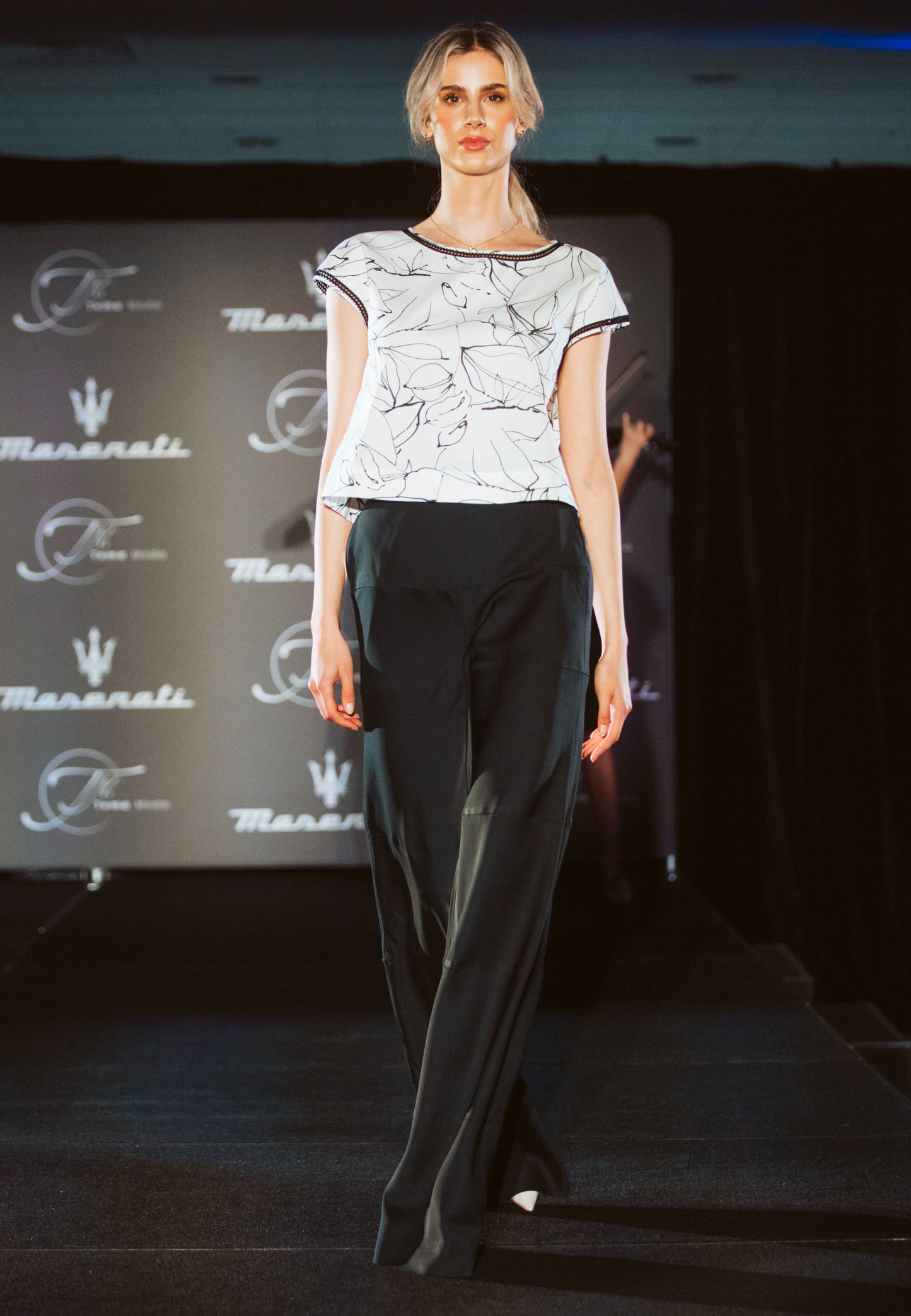 Calla Wide Leg Trousers - Elegant Bias Cut, Side Pockets, Detailed Stitching, Zip and Button Closure