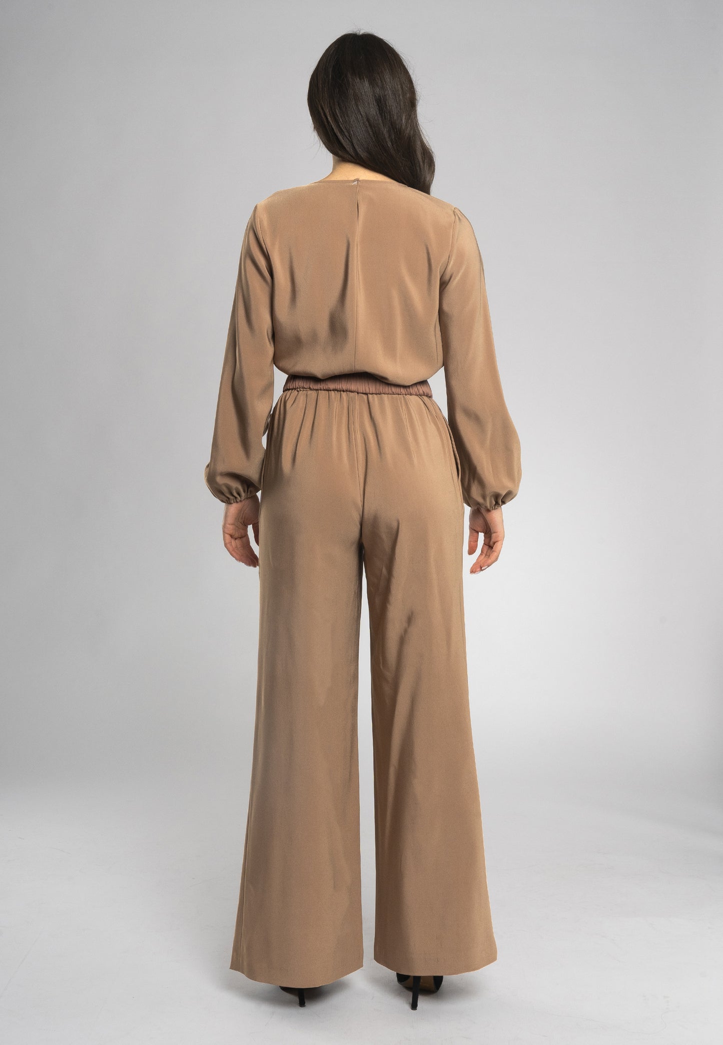 beige jumpsuit, beige women jumpsuit, beige jumpsuit with belt, elegant wide-leg jumpsuit, v-neck jumpsuit with sleeves, Italian viscose jumpsuit, stylish jumpsuit with pockets